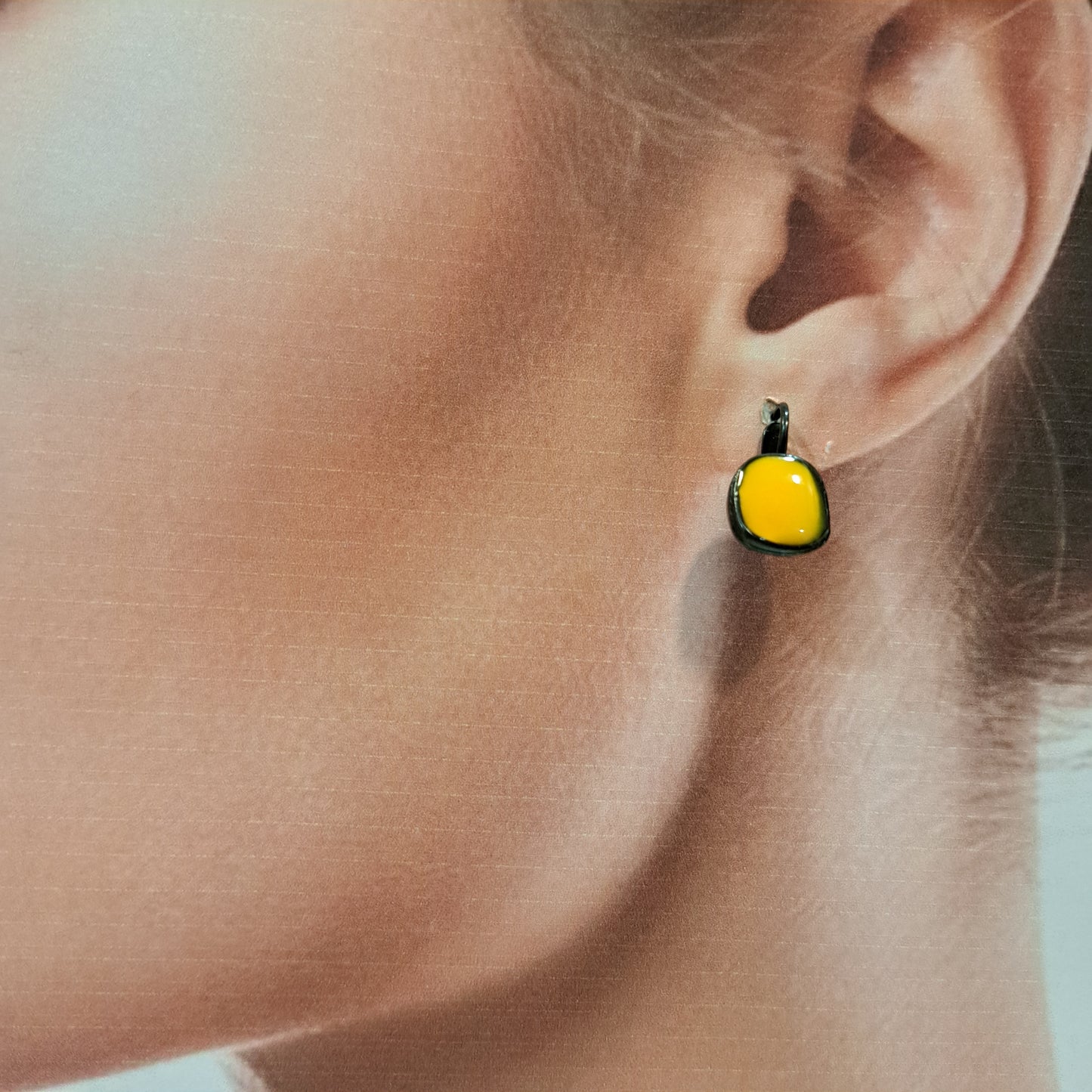 Boucles percées Dormeuse jaune THIERRY JOO