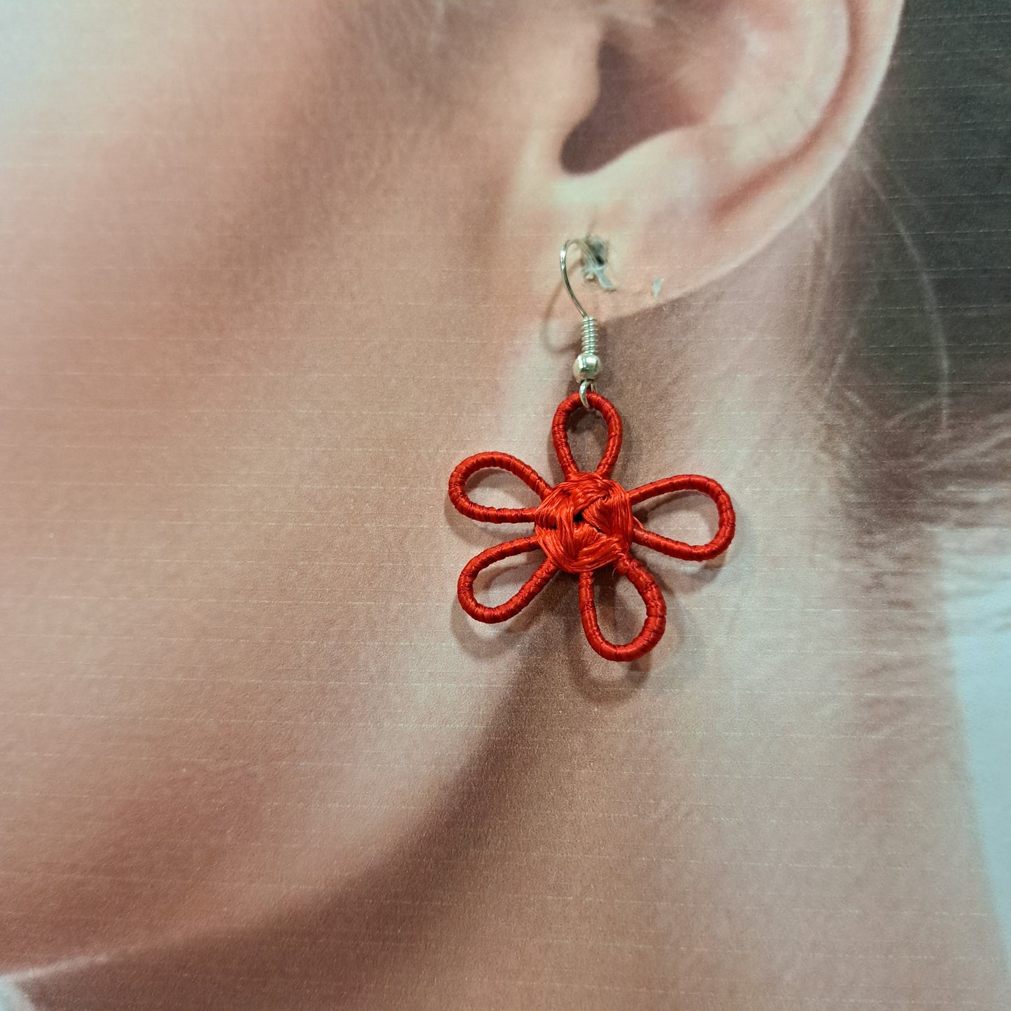 Boucles percées Marguerite rouge NAF BIJOUX