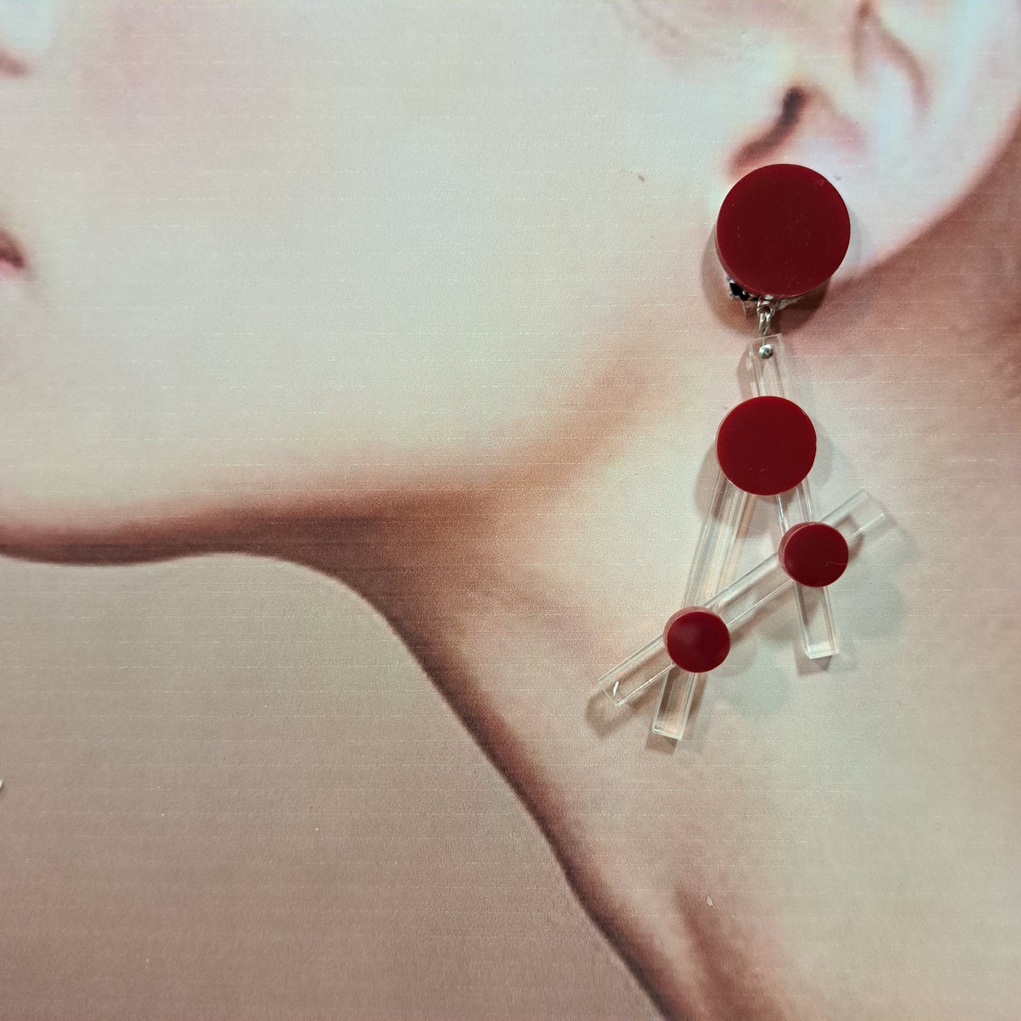 Boucles clips Suspendu rouge foncé FORMESPAZIO