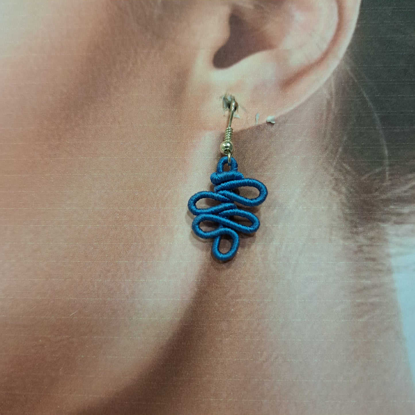 Boucles percées Feuille PM bleu Jean NAF BIJOUX