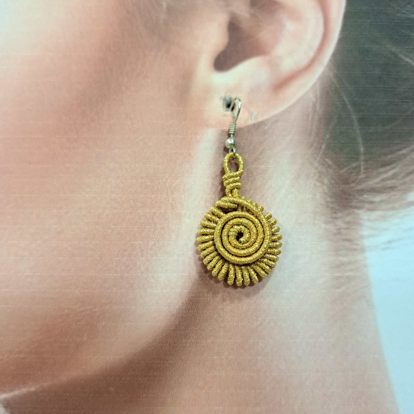 Boucles percées Médaillon PM or NAF BIJOUX