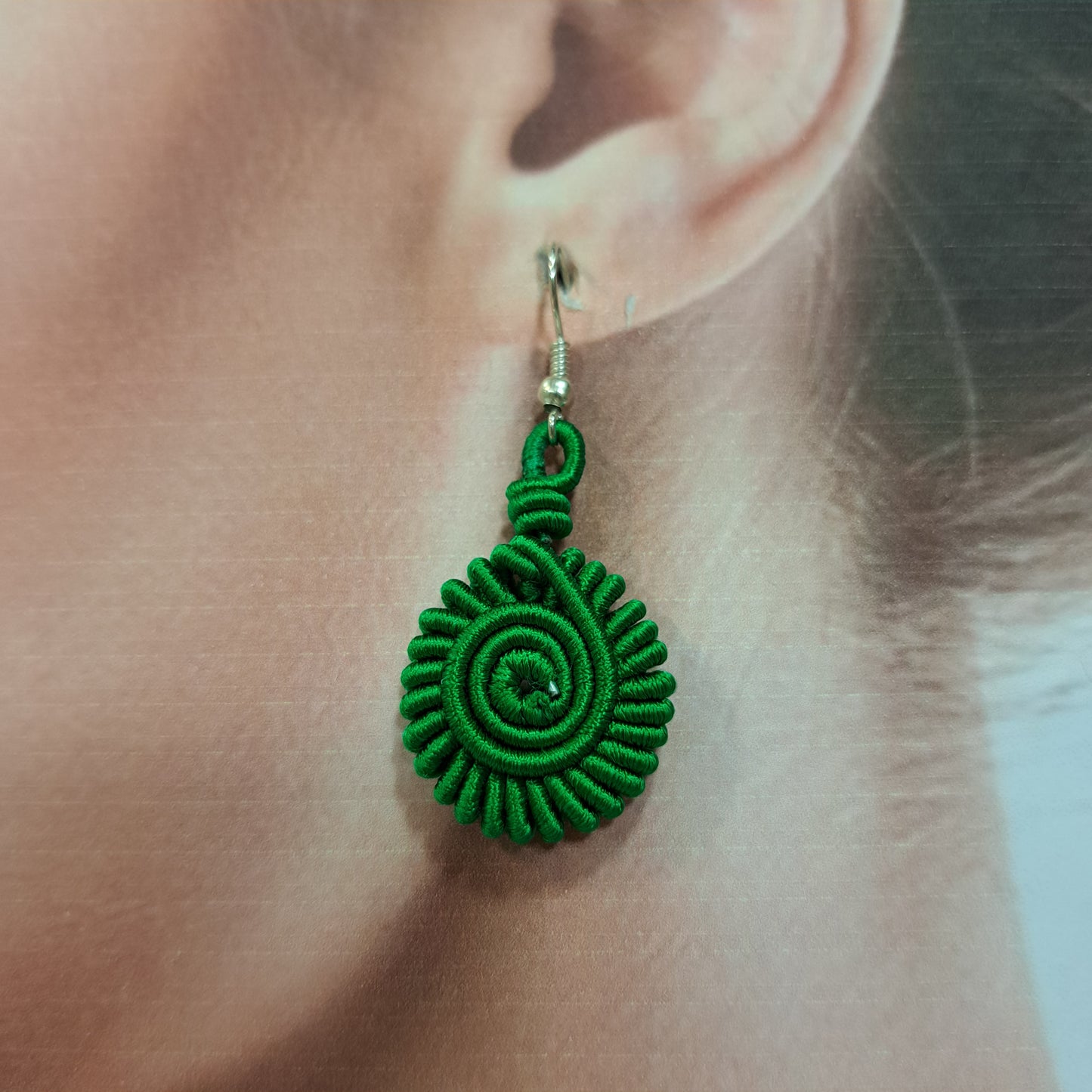 Boucles percées Médaillon PM vert NAF BIJOUX