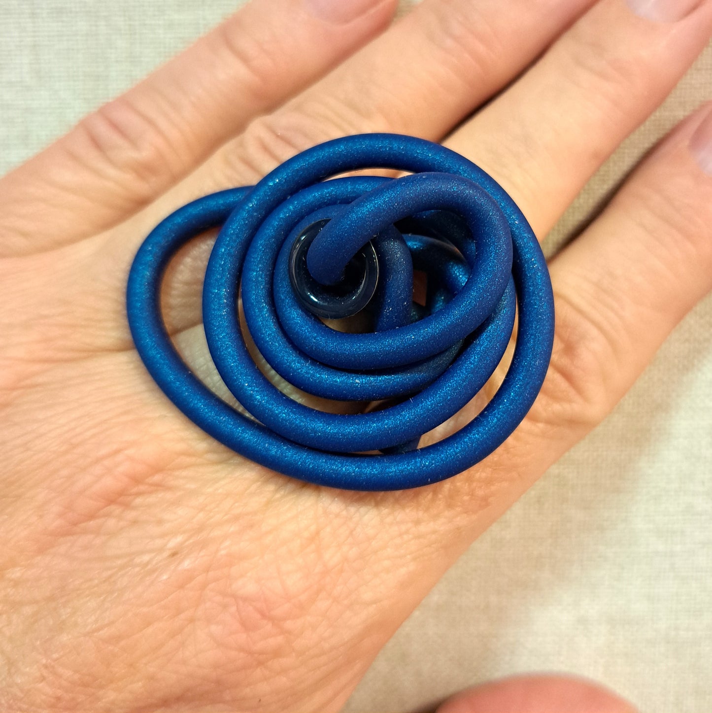 Bague Réglisse bleu nacré SAMUEL CORAUX