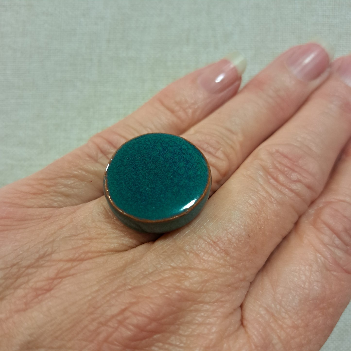 Bague Cubik ronde bleu Paon CHRISTINE ALLOING