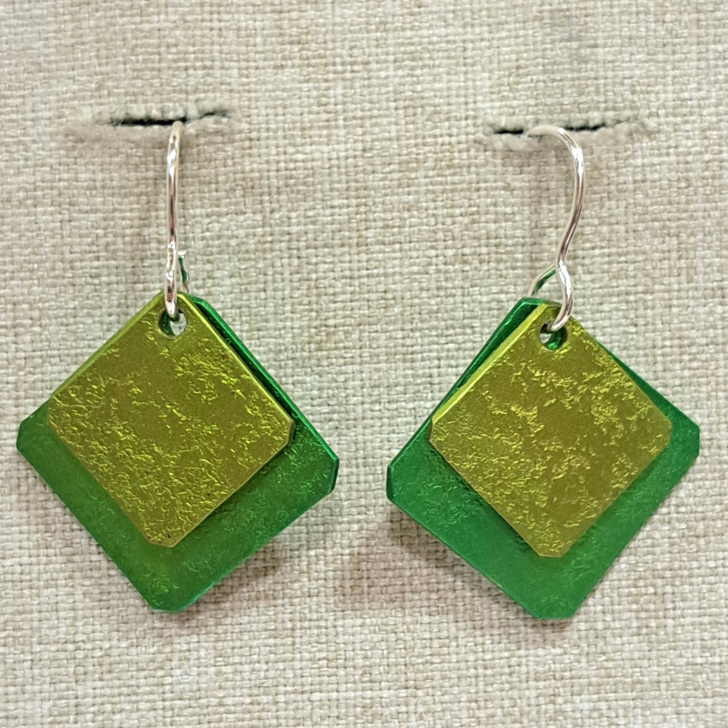Boucles percées Losanges pm vert OANA MILLET