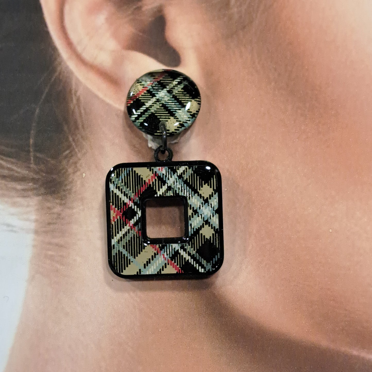 Boucles percées Carré écossais beige THIERRY JOO