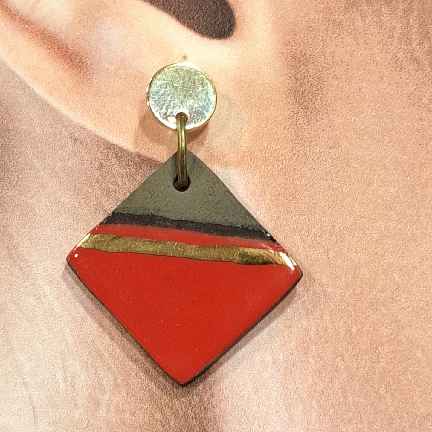 Boucles percées Terre & Or losange rouge CHRISTINE ALLOING