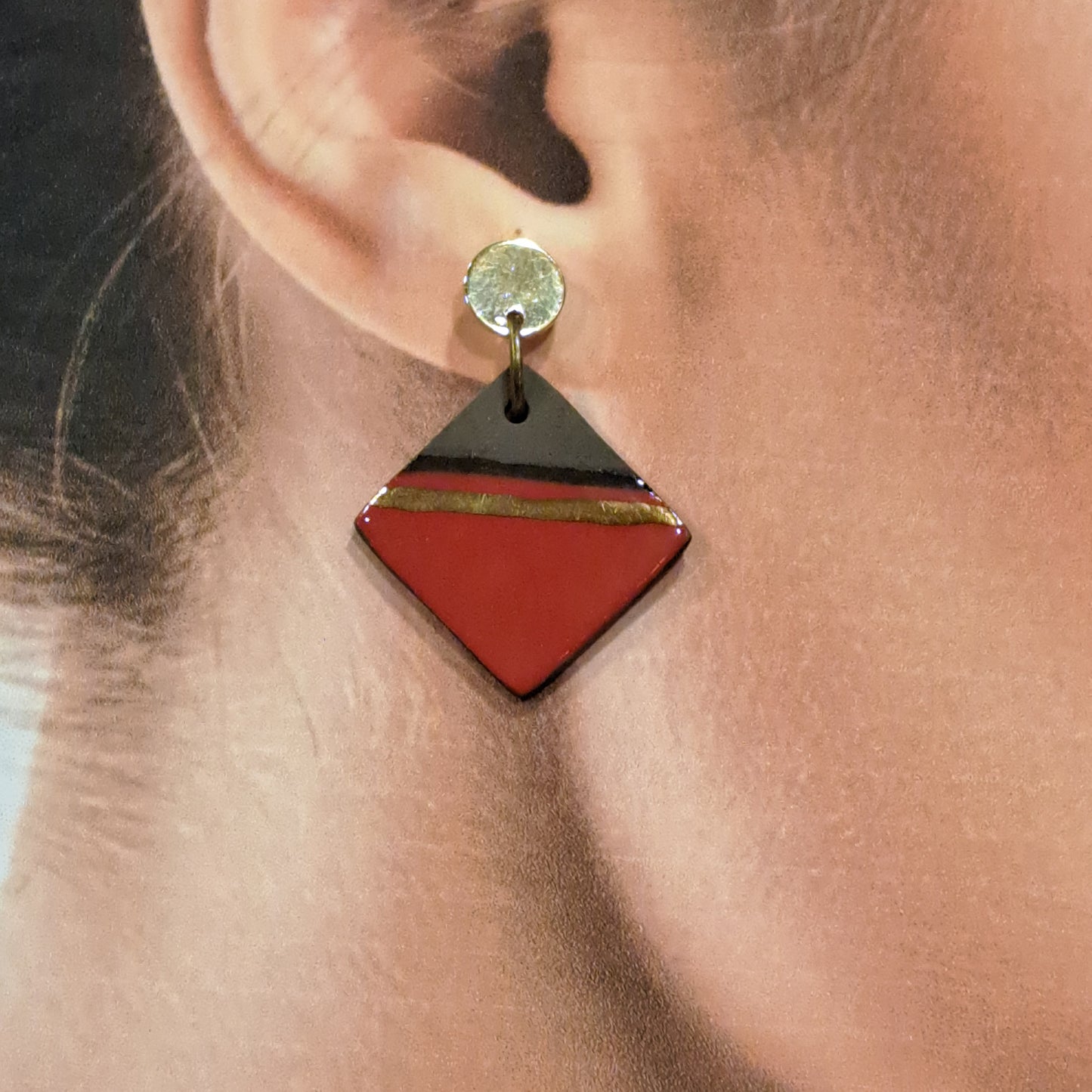 Boucles percées Terre & Or losange rouge CHRISTINE ALLOING