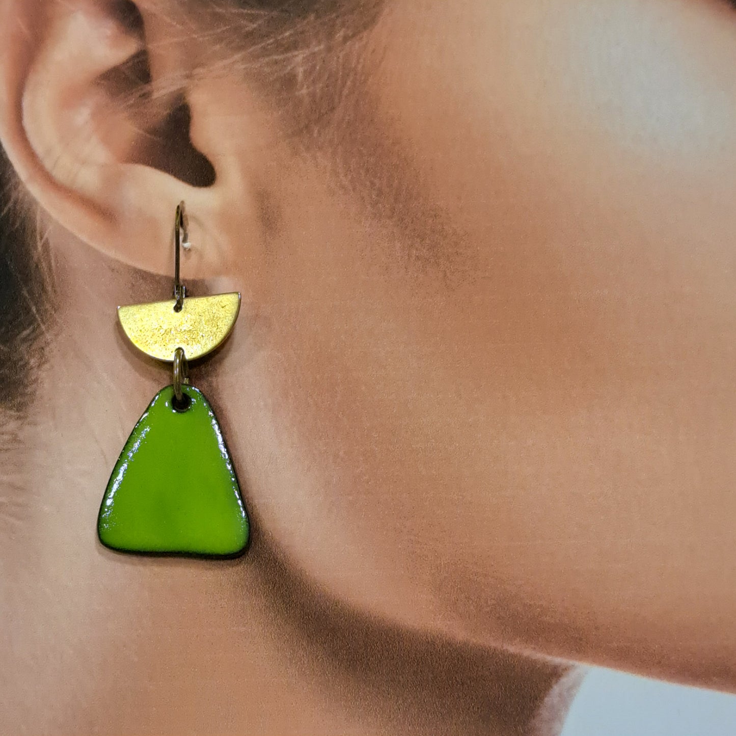 Boucles percées Delta vert CHRISTINE ALLOING