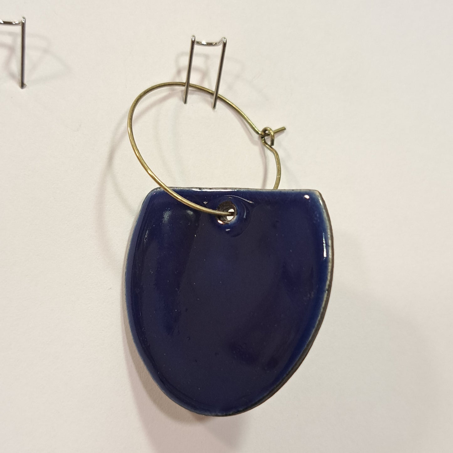 Boucles créoles Plume bleu marine CHRISTINE ALLOING