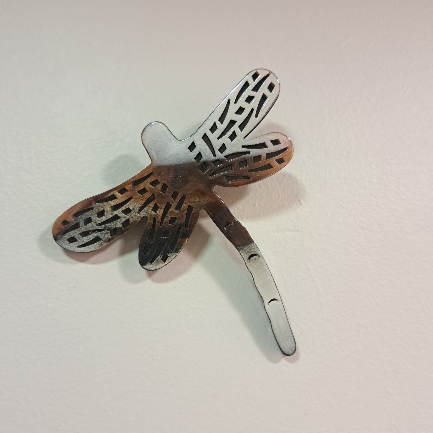 Broche Libellule marron style corne Fancy F