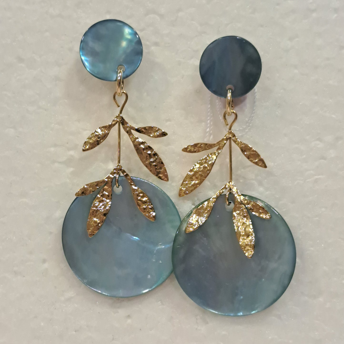 Boucles percées Feuilles bleu pale LA PETITE SARDINE