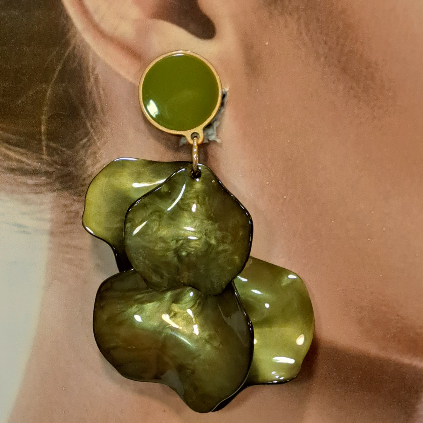 Boucles clips Pétales vert kaki CLEDOR
