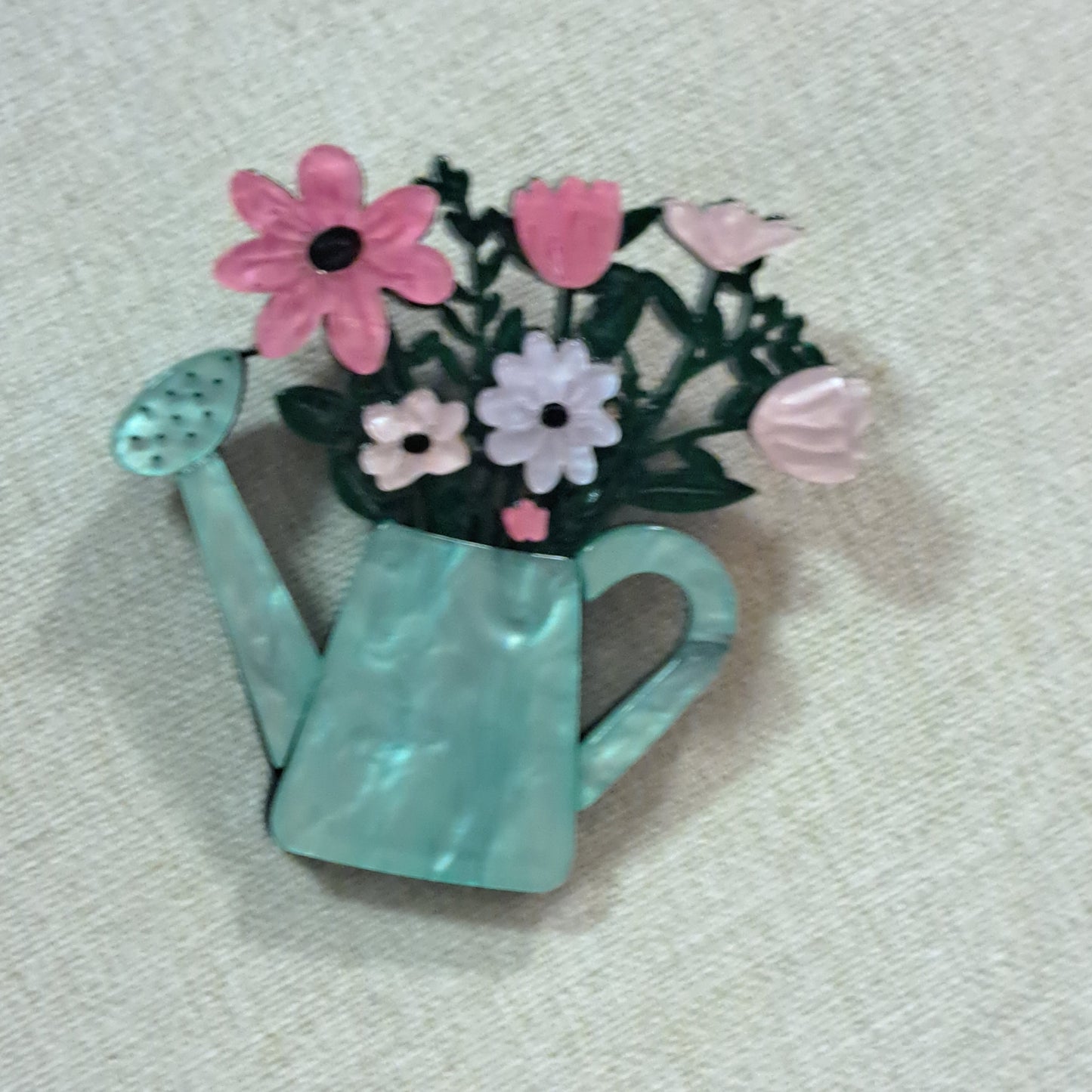 Broche Arrosoir vert Fleurs rose CLEDOR