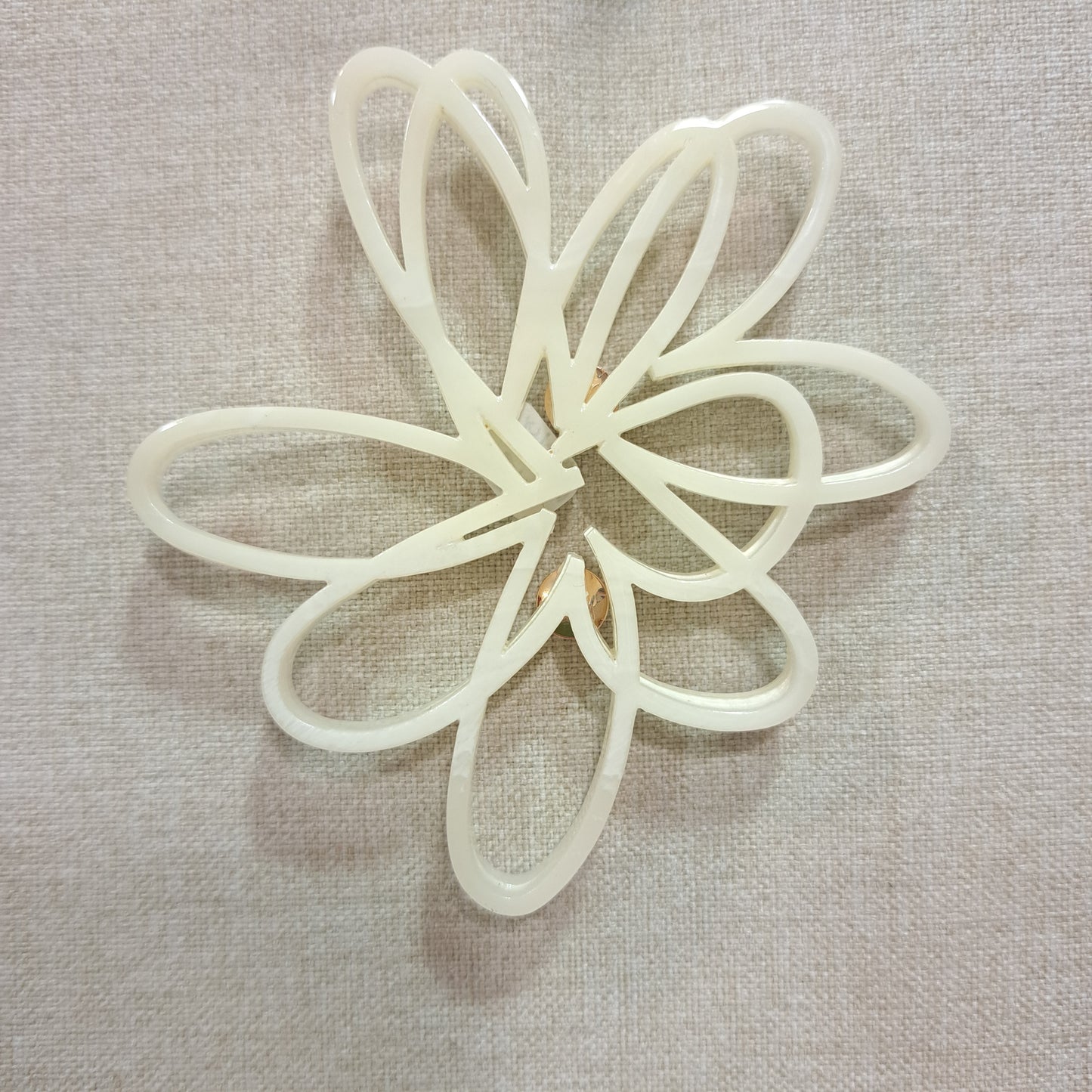 Broche Fleur ajourée écru Fancy F