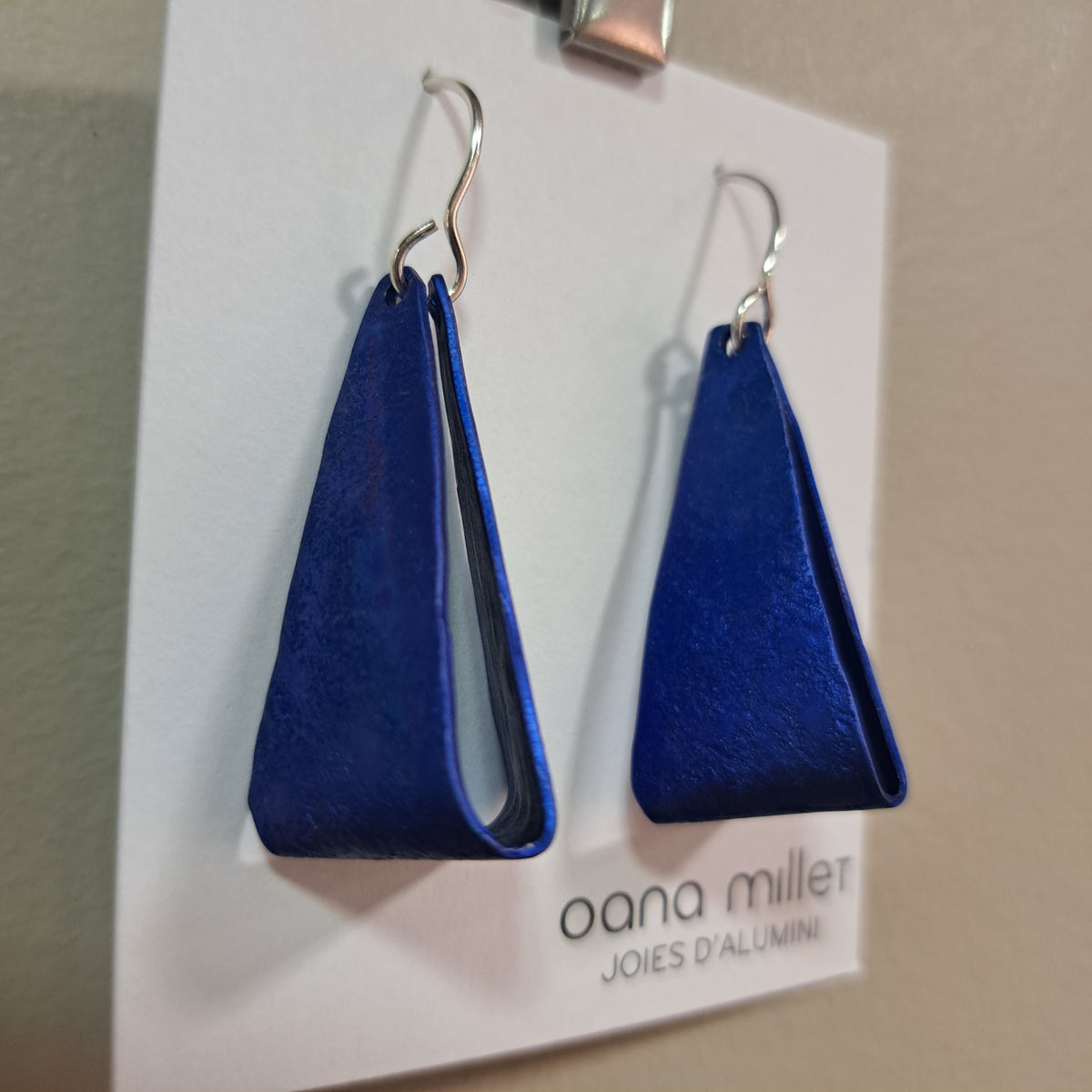 Boucles percées Triangle bleu OANA MILLET