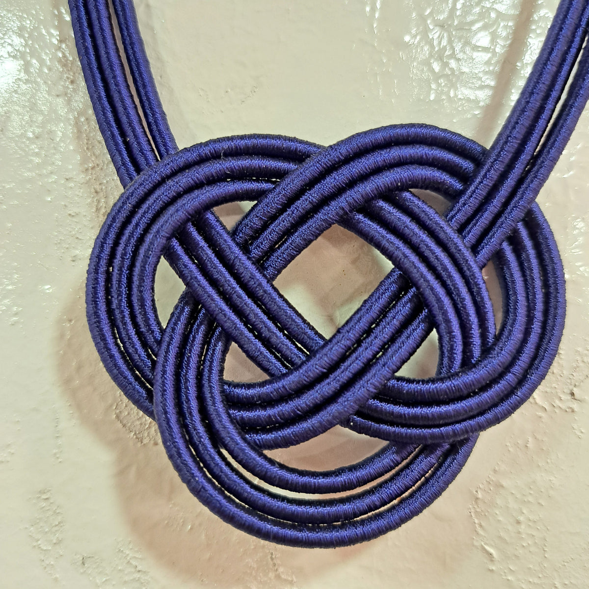 Collier Nabou bleu marine NAF BIJOUX