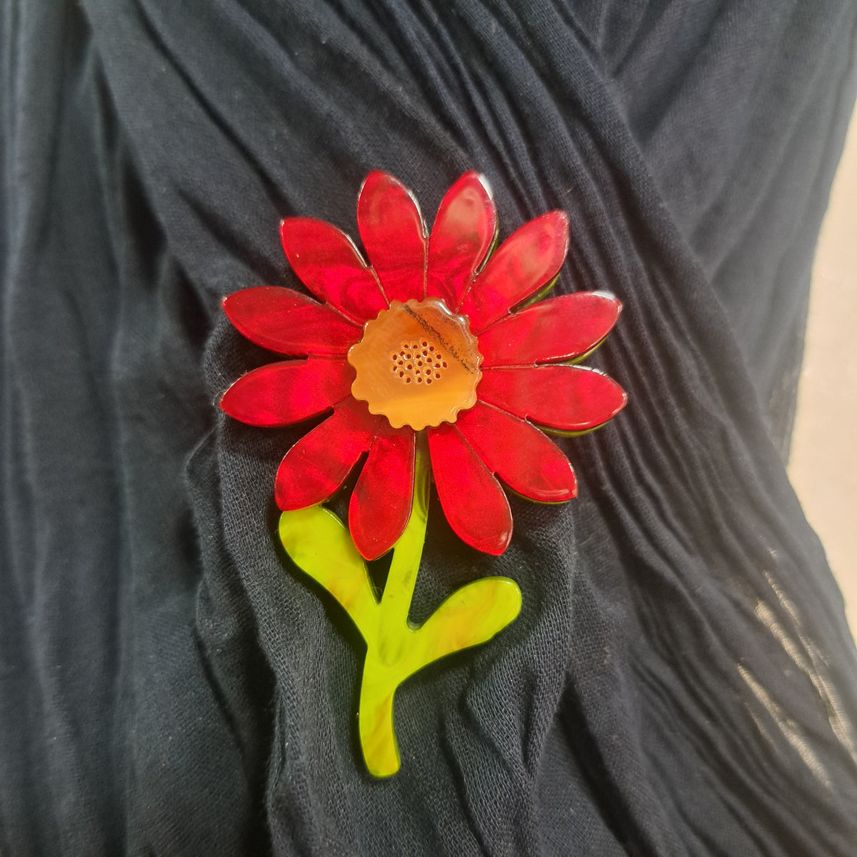 Broche Fleur rouge CLEDOR