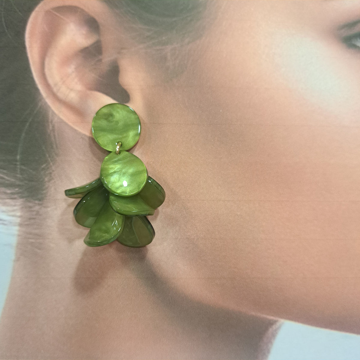Boucles percées Pétales PM vert kaki CLEDOR