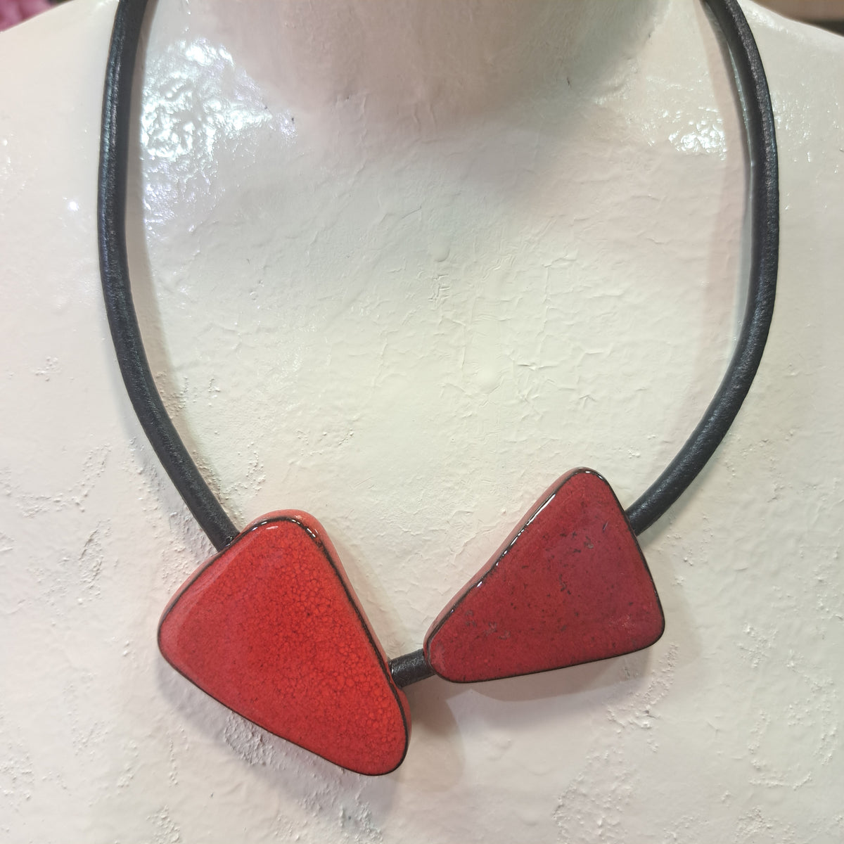 Collier Delta PM rouge CHRISTINE ALLOING