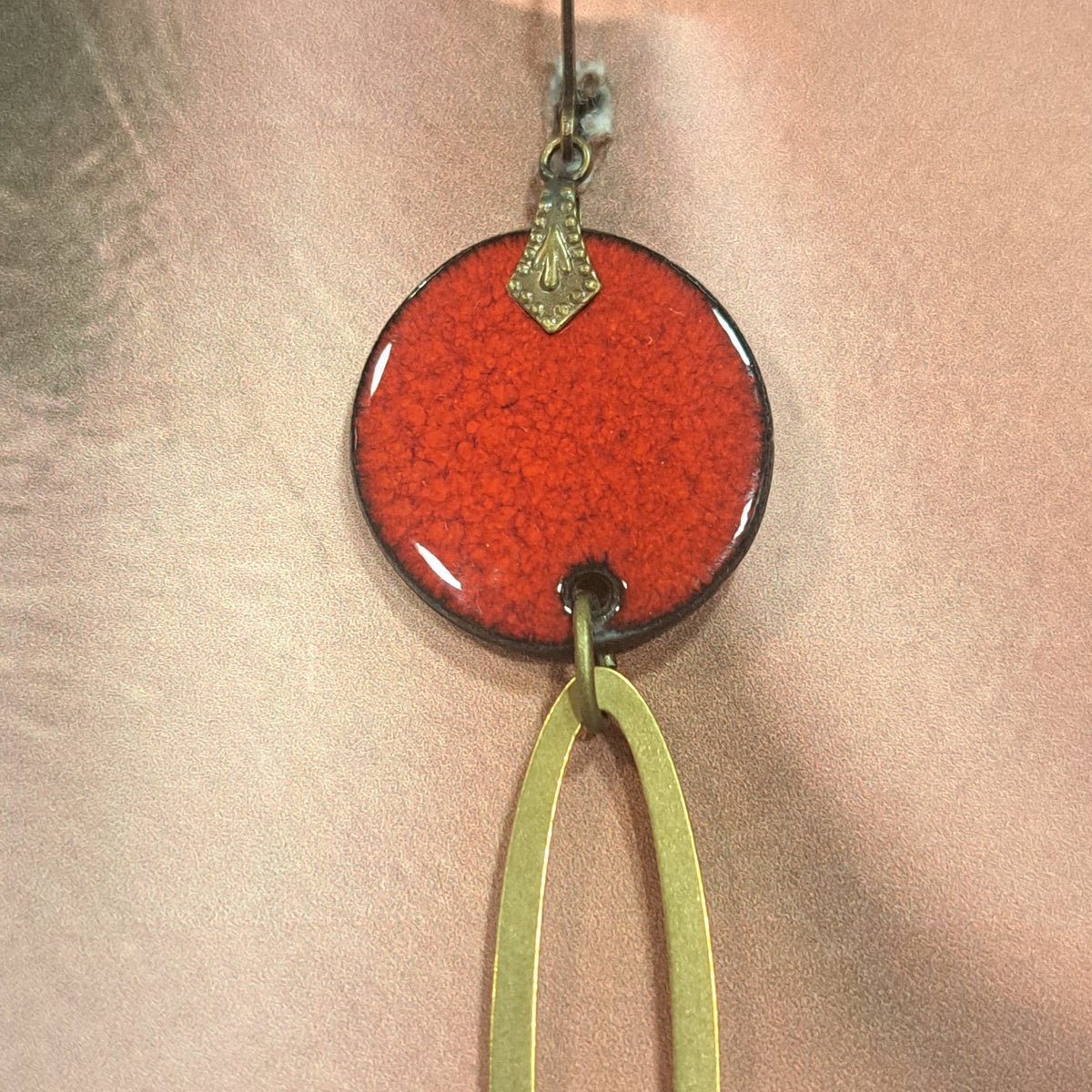 Boucles percées Rond Ogive rouge CHRISTINE ALLOING