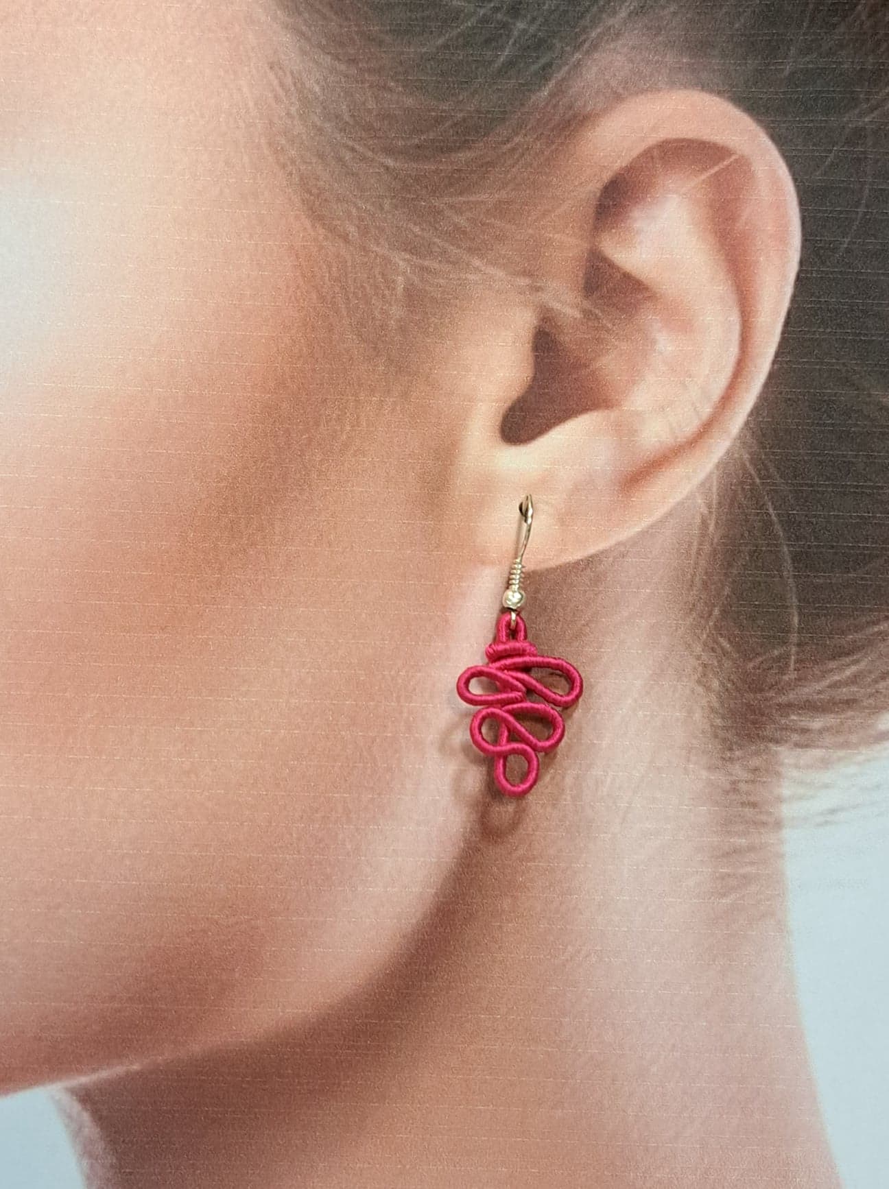 Boucles percées Feuille PM rose fuchsia NAF BIJOUX