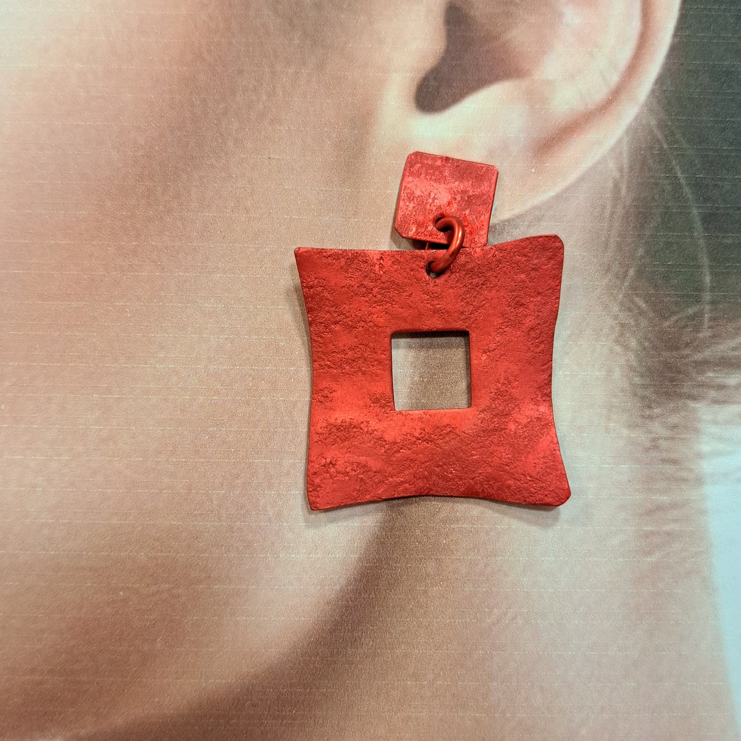 Boucles percées Carré rouge OANA MILLET