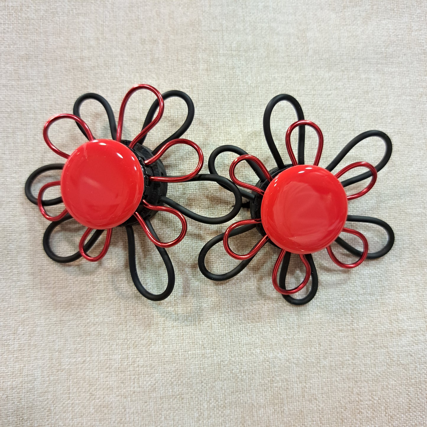 Boucles clips Fleur rouge et noir THIERRY JOO