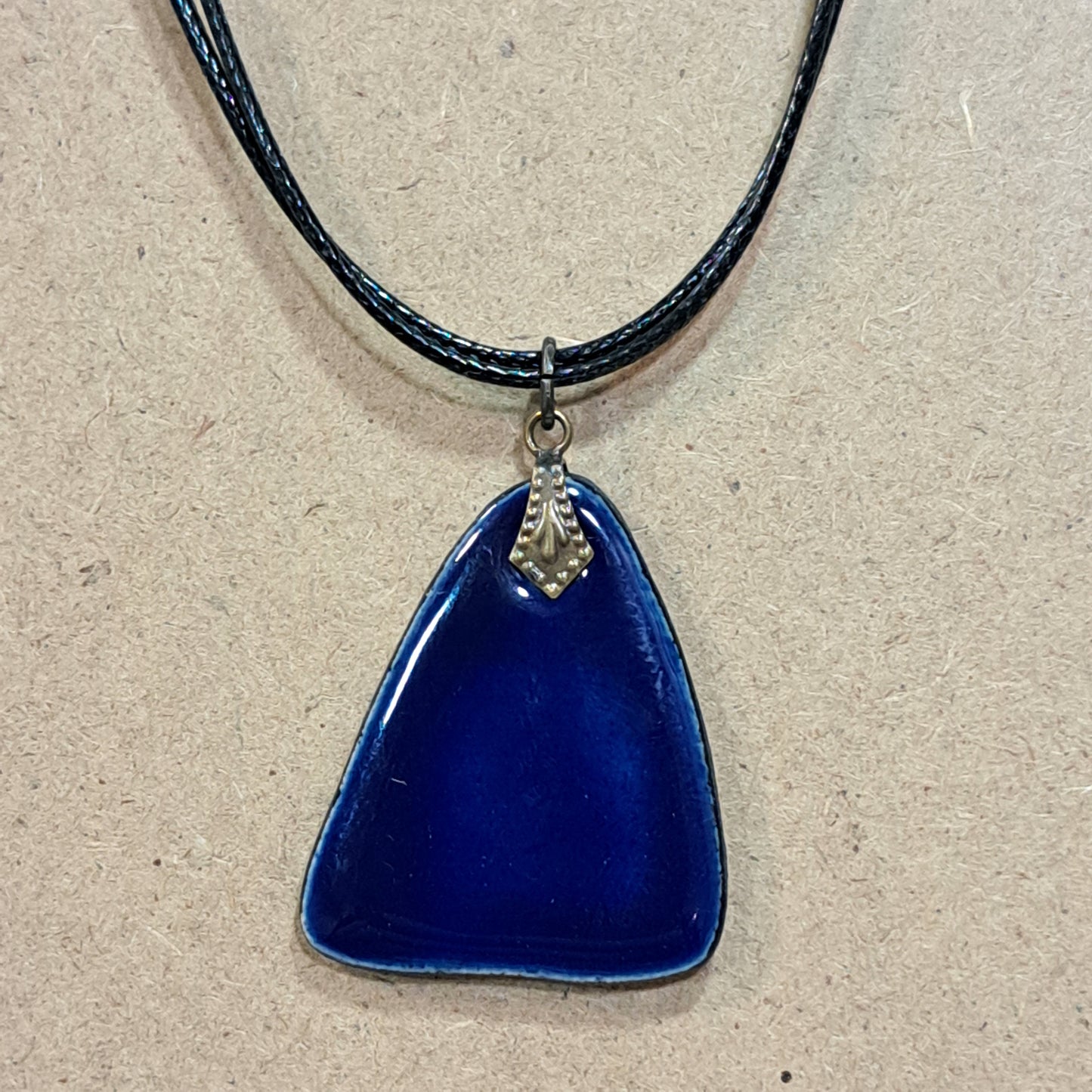 Collier pendentif Delta bleu CHRISTINE ALLOING