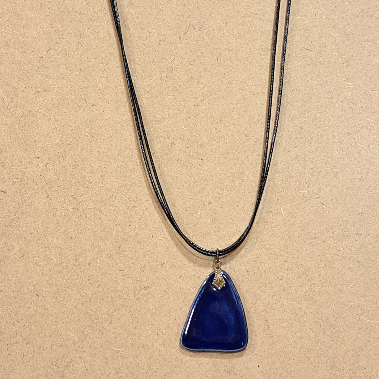 Collier pendentif Delta bleu CHRISTINE ALLOING