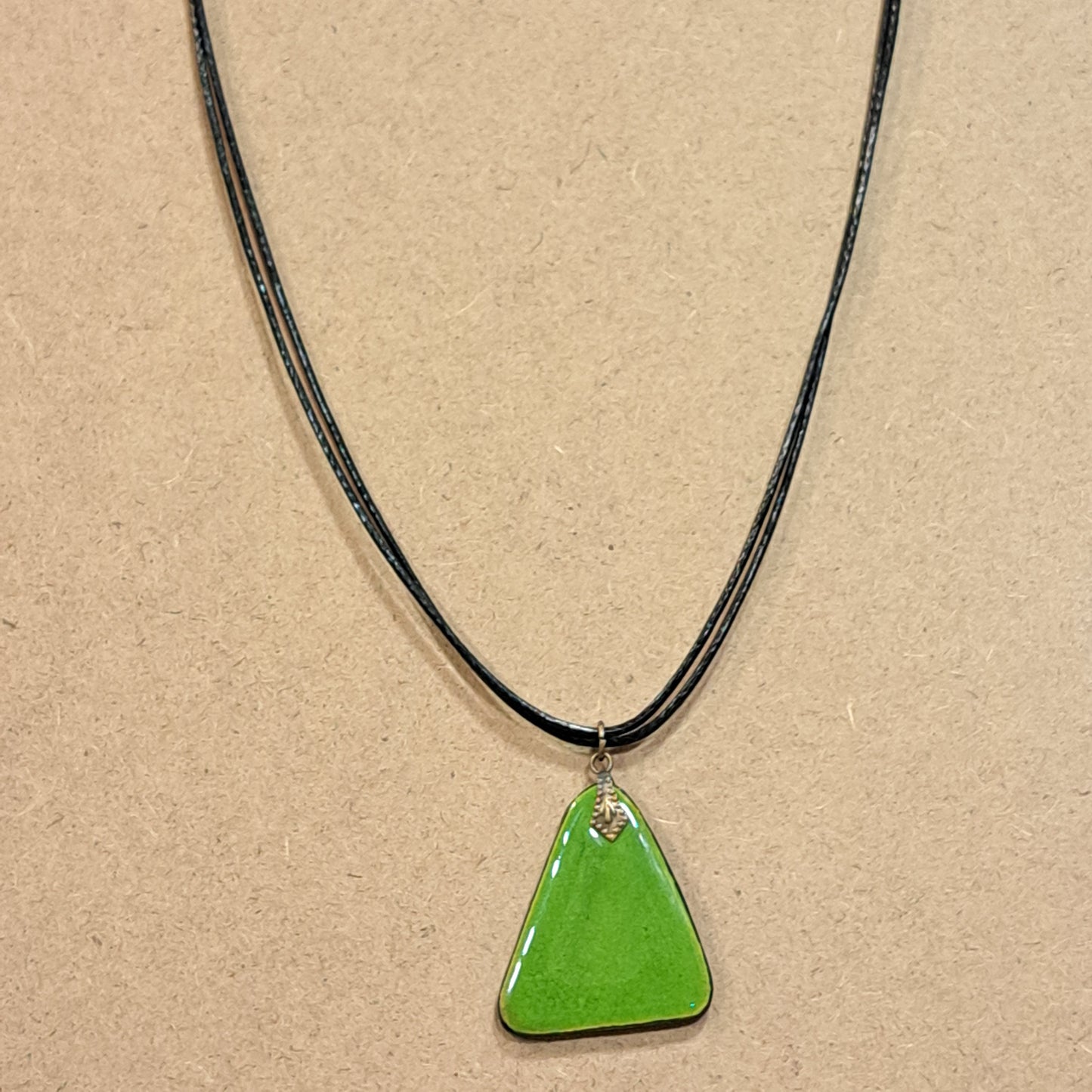 Collier pendentif Delta vert CHRISTINE ALLOING