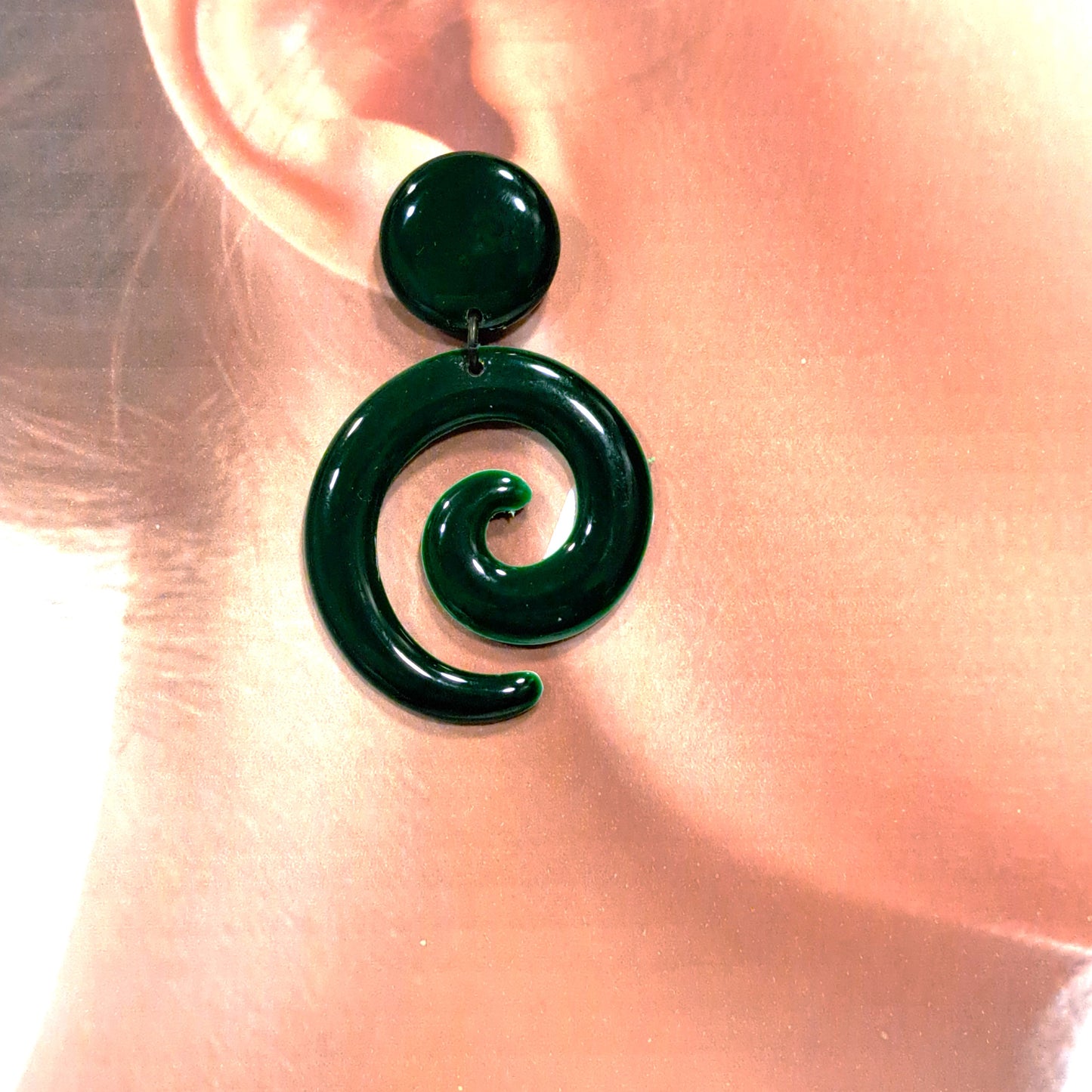 Boucles percées Spirale vert foncé THIERRY JOO