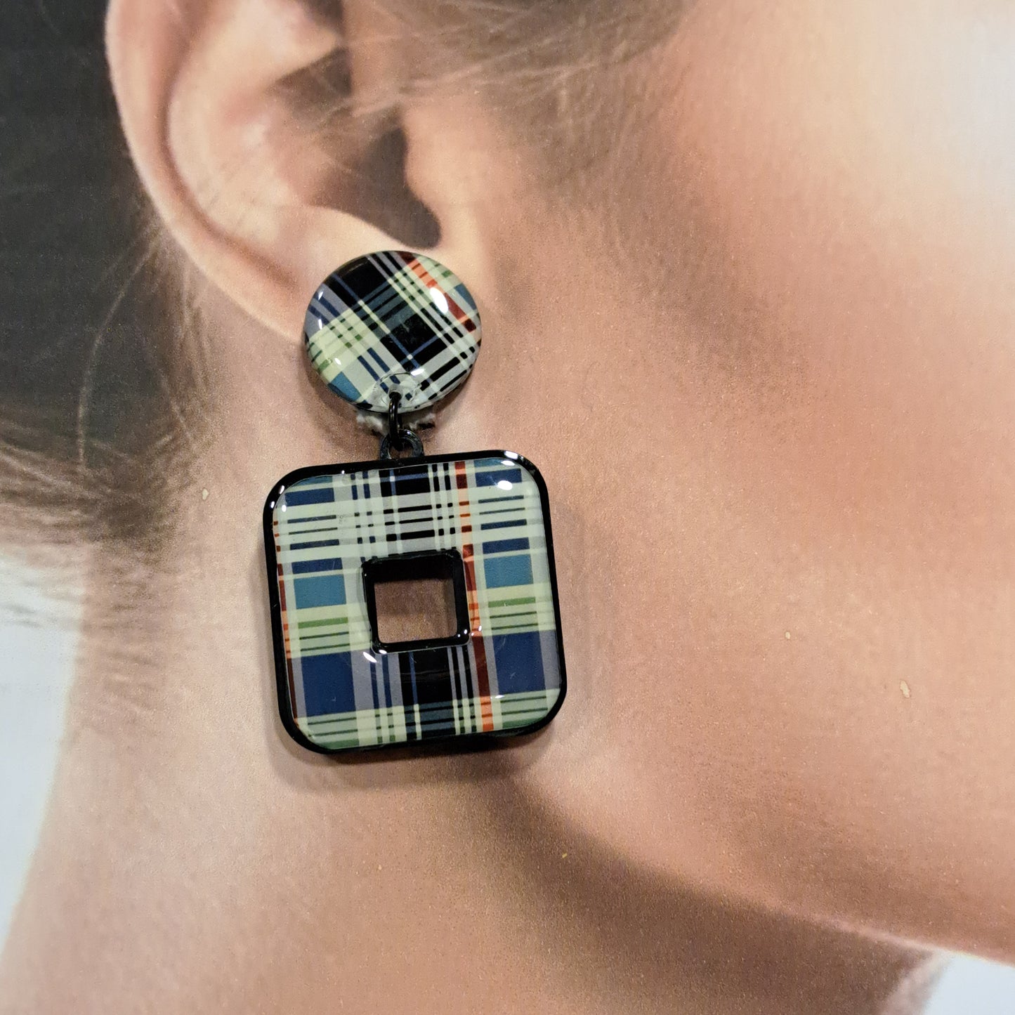 Boucles percées Carré écossais bleu THIERRY JOO