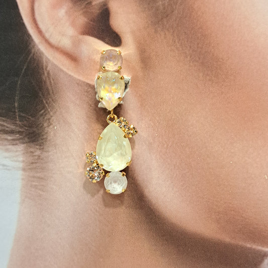Boucles clips pendantes beige doré CREZUS