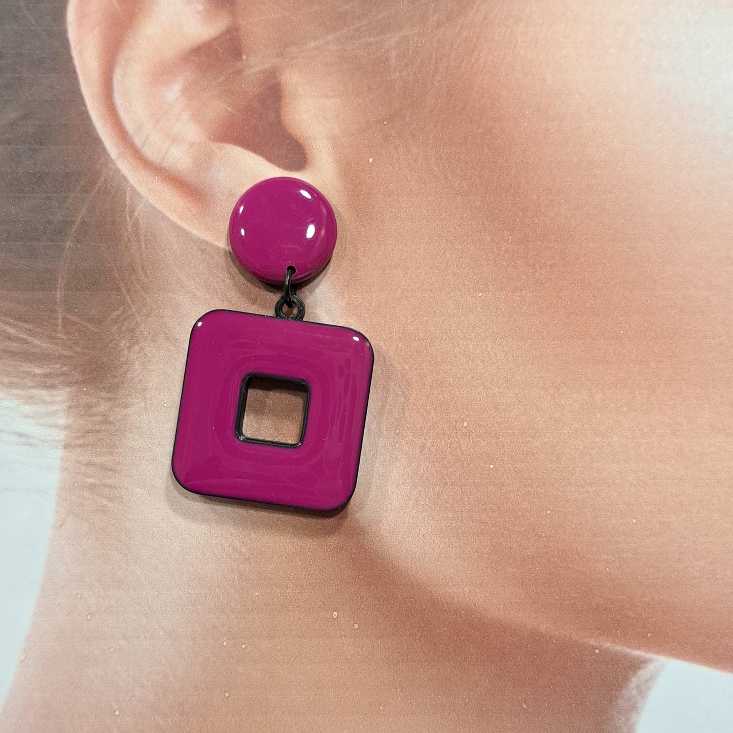 Boucles percées Carré rose THIERRY JOO