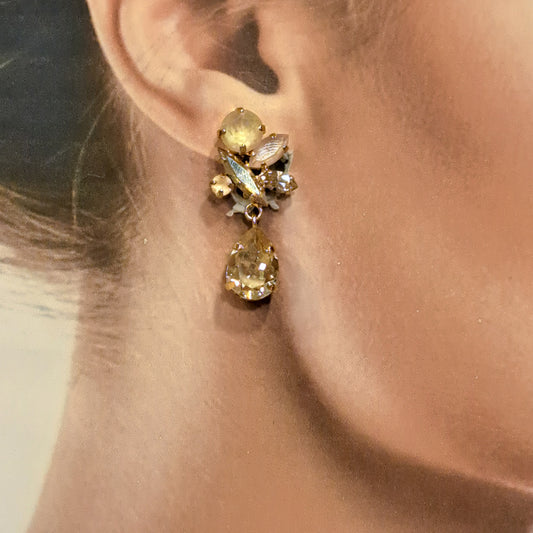 Boucles clips pendantes doré beige CREZUS