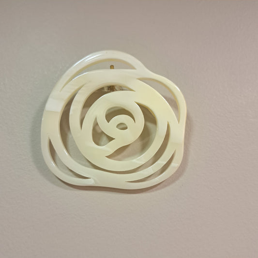 Broche Rose ajourée écru Fancy F