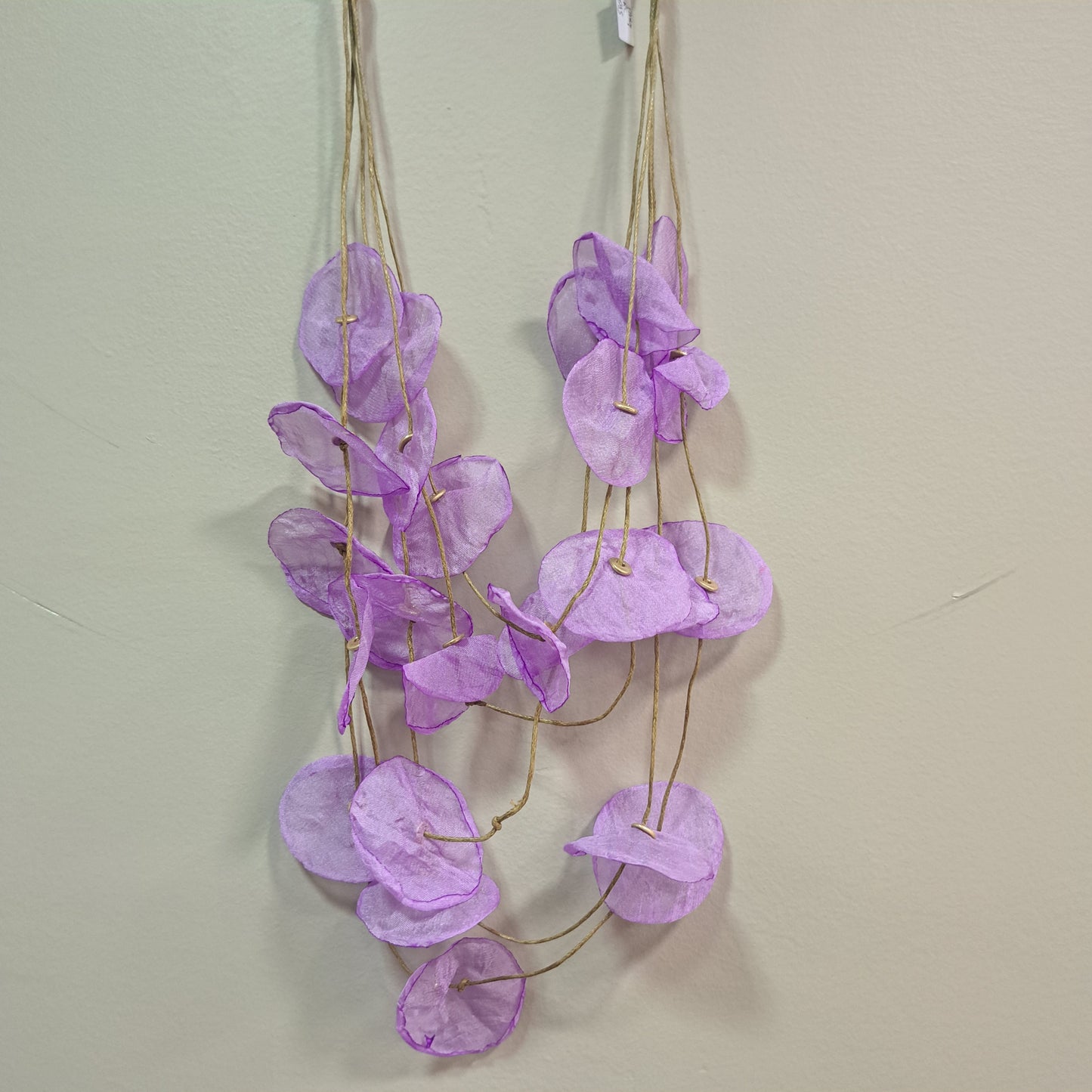 Collier Middle Pétales parme mauve Fancy F