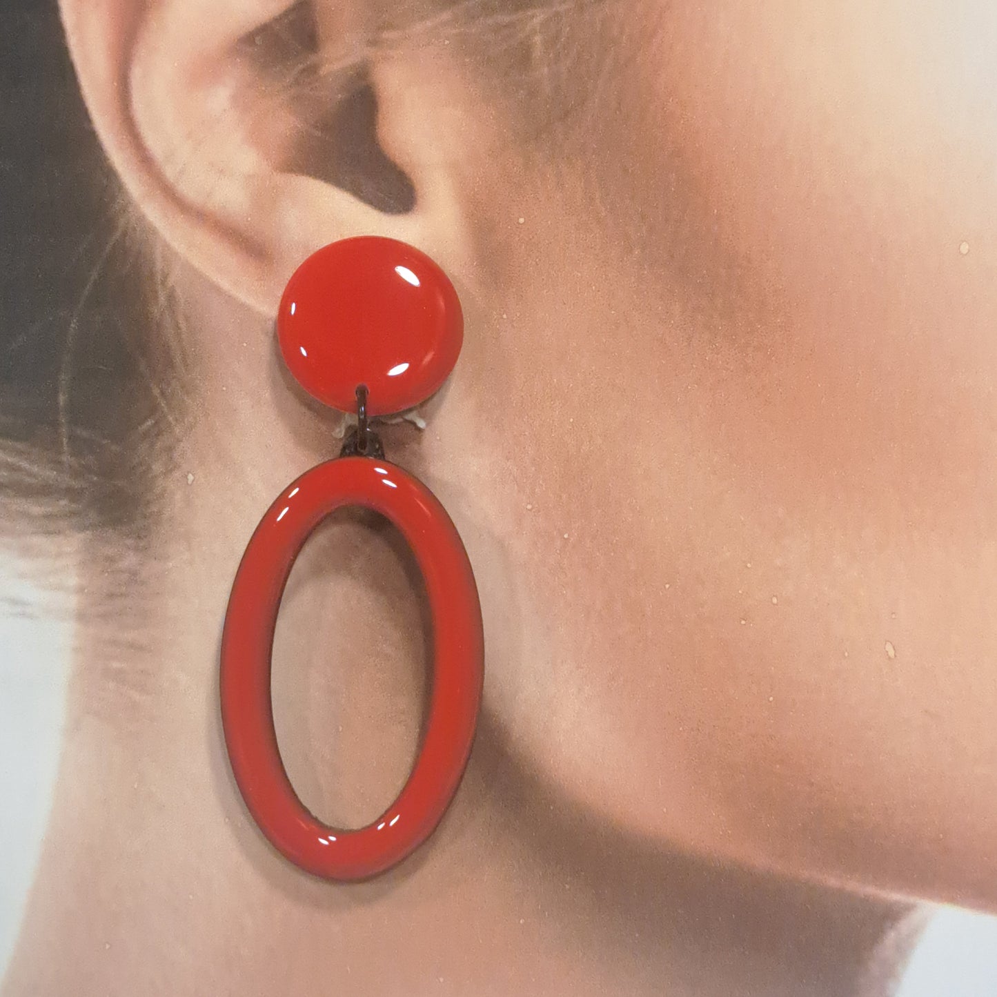 Boucles clips Ovale rouge THIERRY JOO