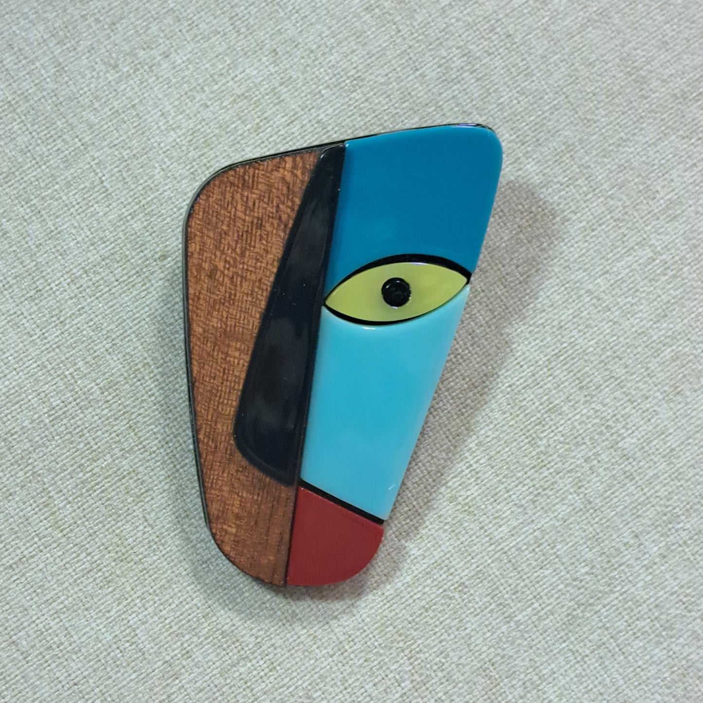Broche Masque Visage bois bleu CLEDOR