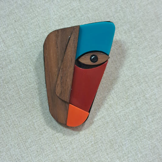 Broche Masque Visage bois rouge CLEDOR