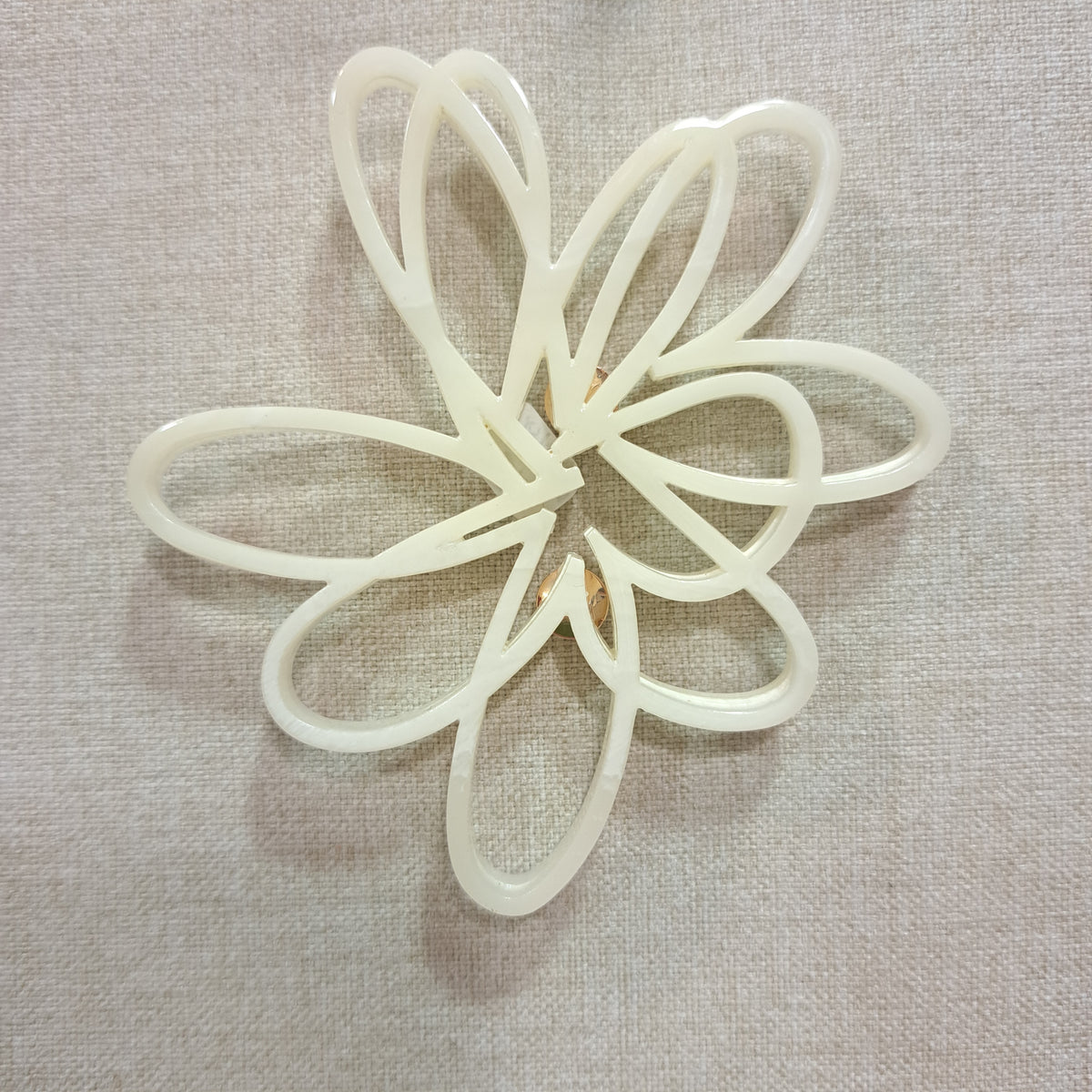 Broche Fleur ajourée écru Fancy F