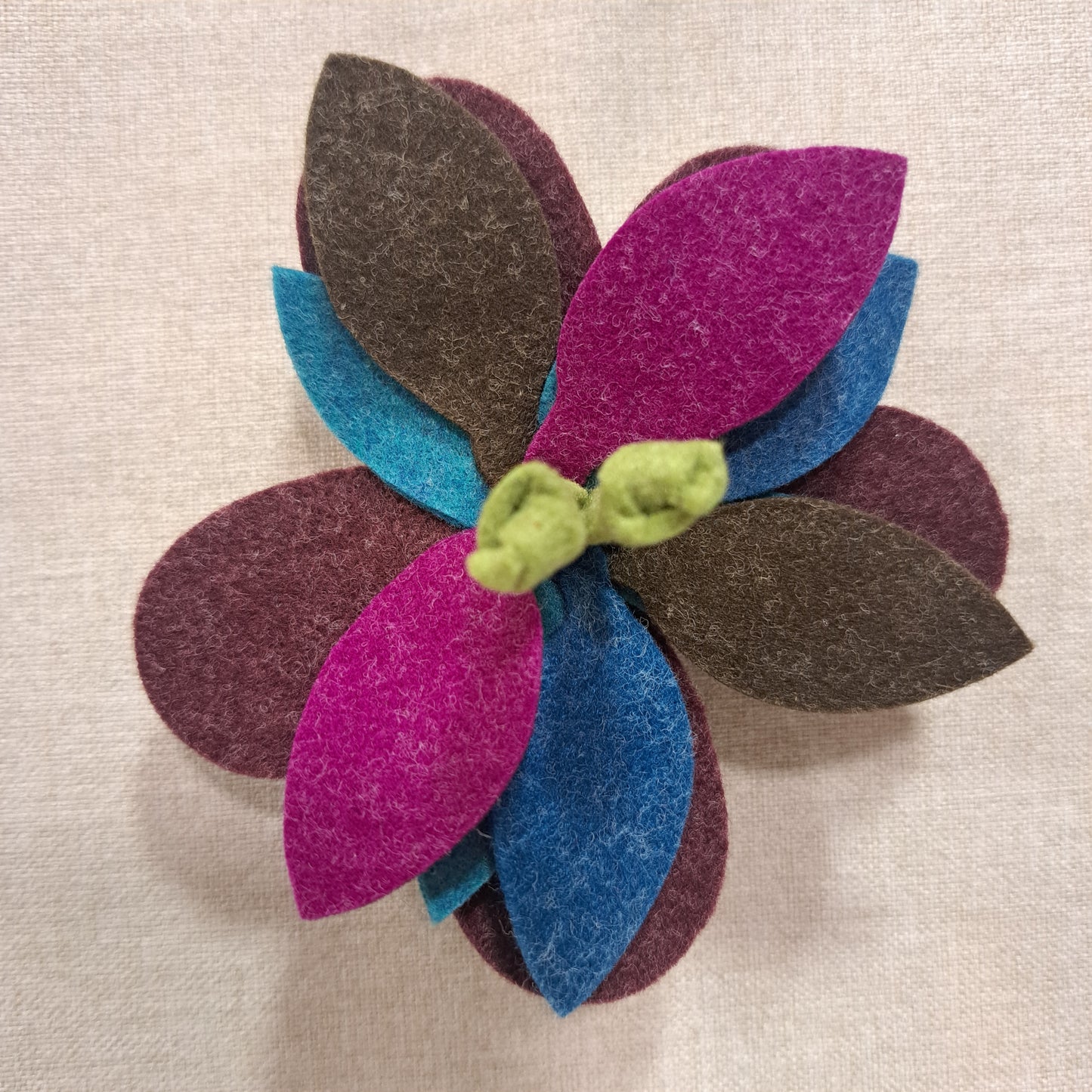 Broche Fleur feutrine multicolore Fancy F