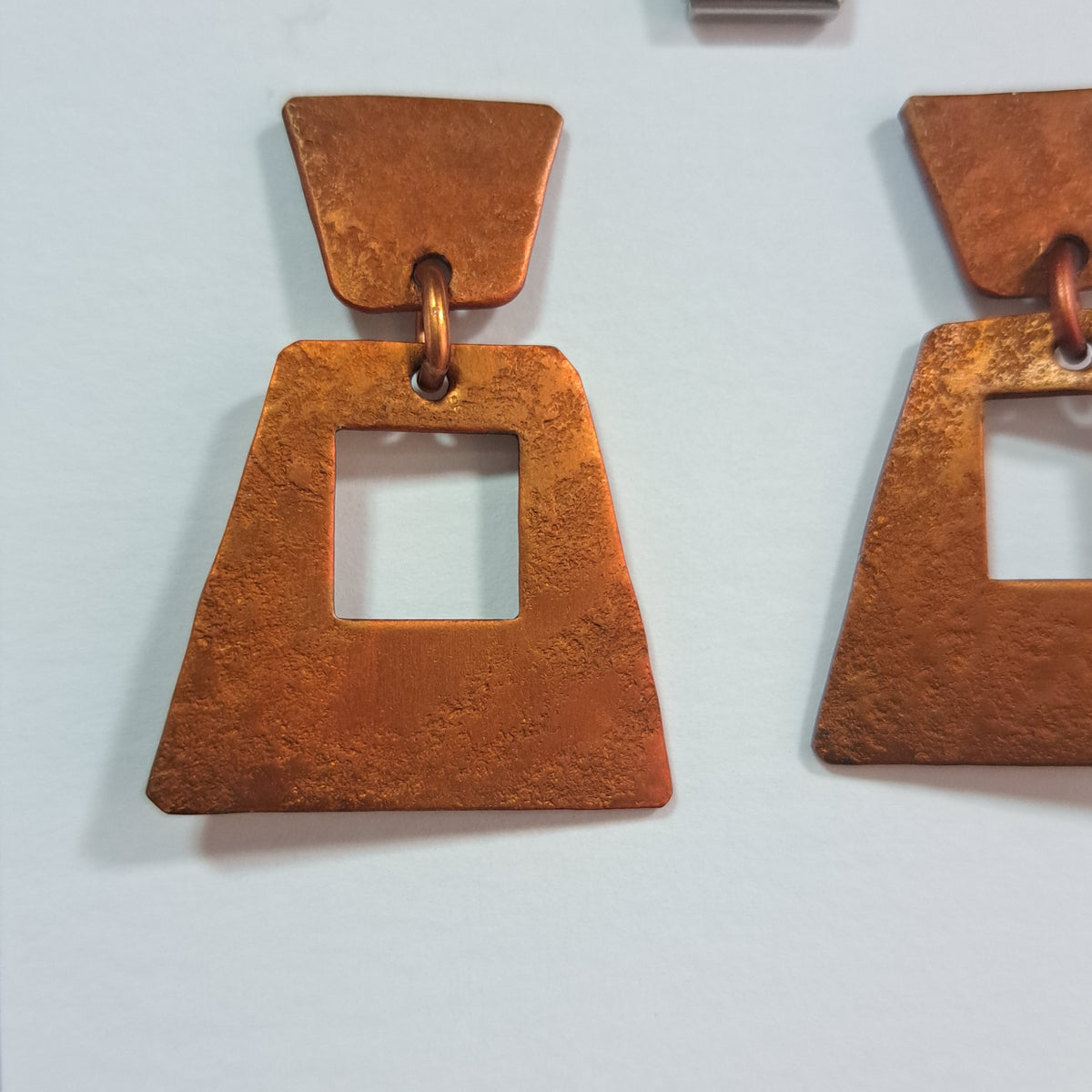 Boucles percées Trapèze marron OANA MILLET