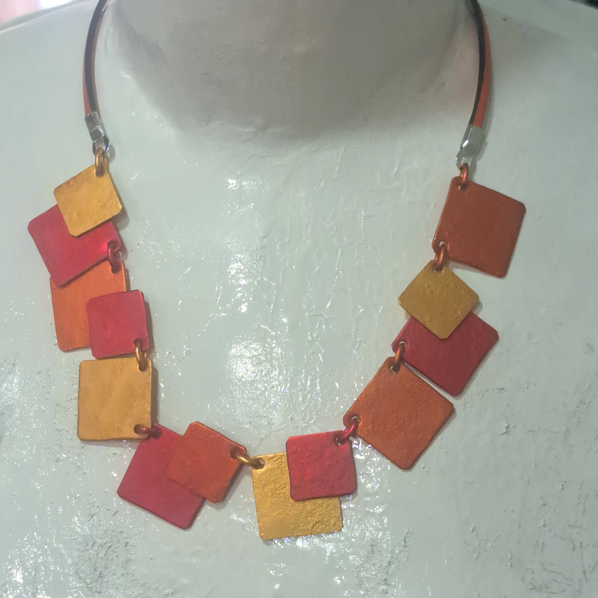 Collier Carrés rouge, orange et jaune OANA MILLET