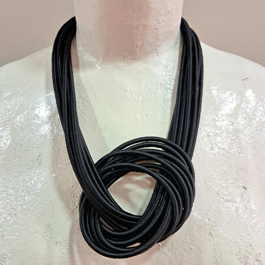 Collier Nudo noir NAF BIJOUX