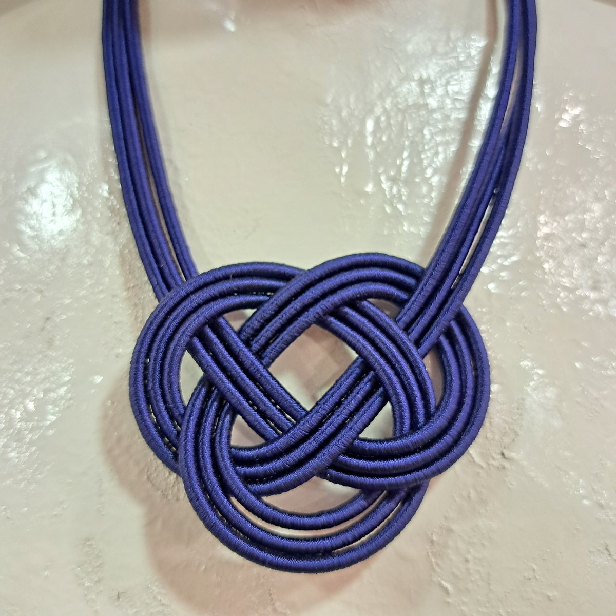 Collier Nabou bleu marine NAF BIJOUX