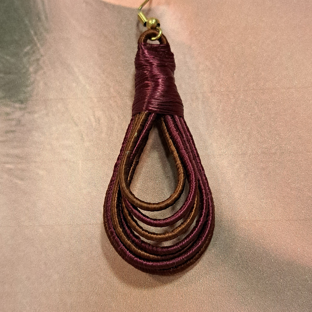 Boucles percées Bousso marron et prune NAF BIJOUX