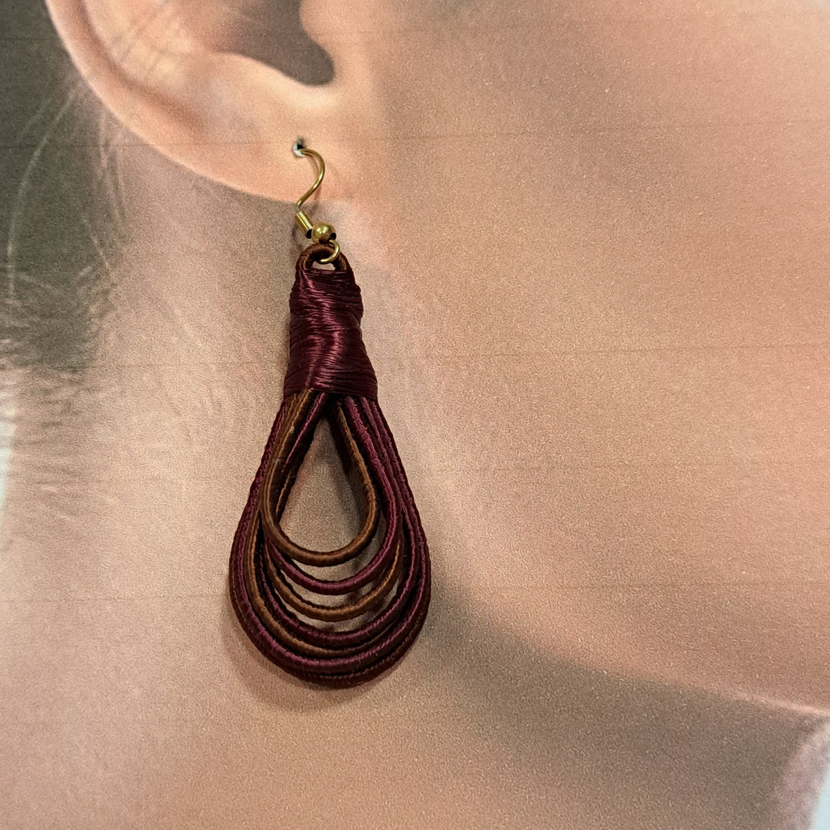 Boucles percées Bousso marron et prune NAF BIJOUX