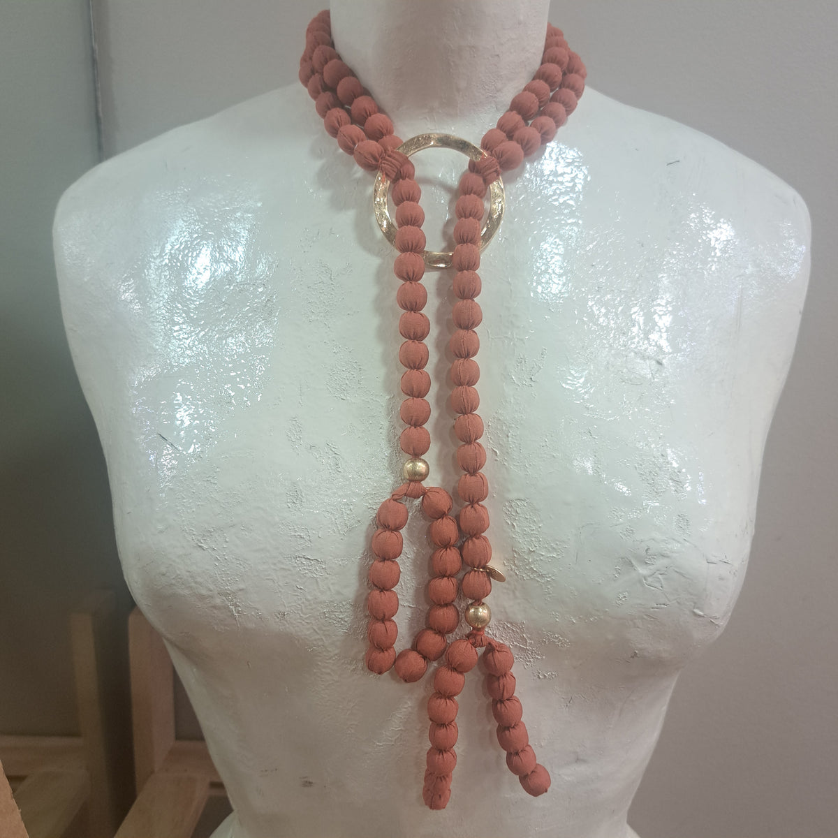 Collier RDC Anneau Perles tissu rouille FANCY F